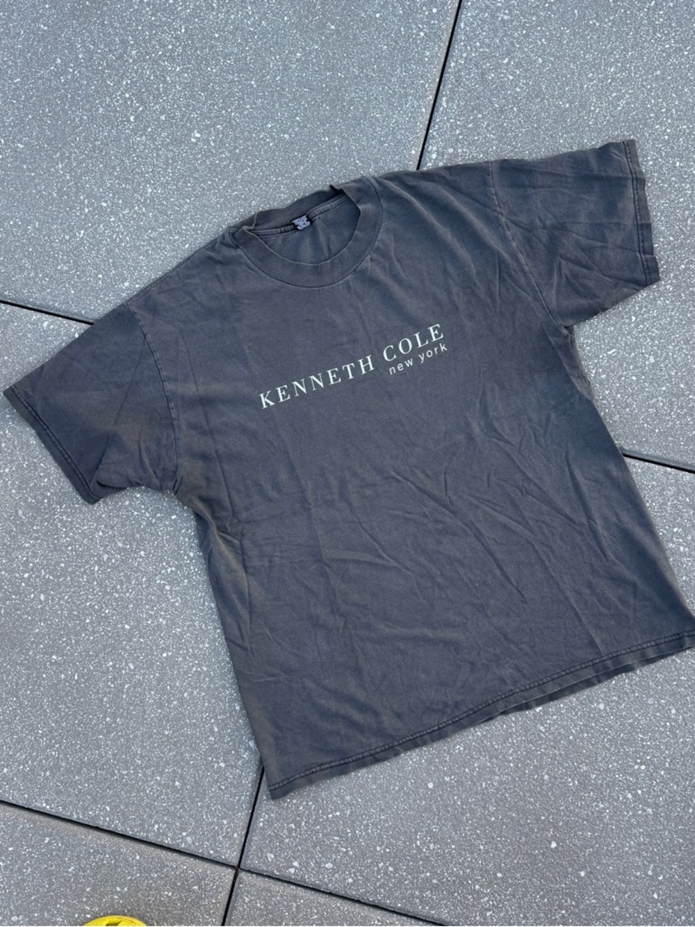90s vintage Kenneth Cole Graphic tee shirt